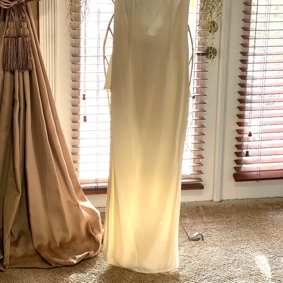 Dress - Picture 2 of 9